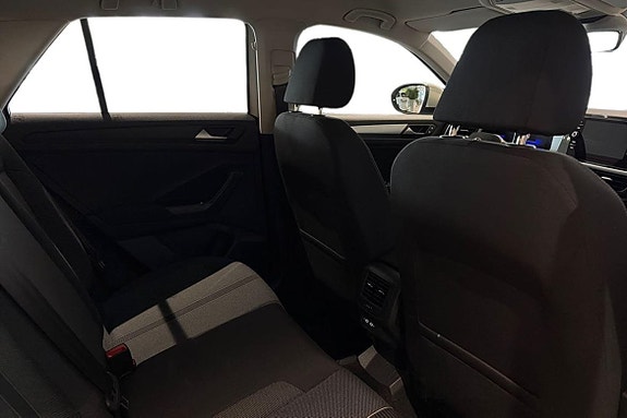 Volkswagen T-Roc 20 of 22