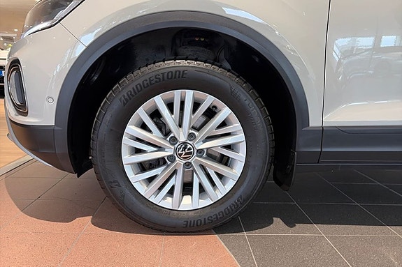 Volkswagen T-Roc 22 of 22