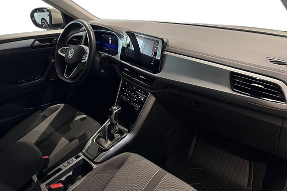 Volkswagen T-Roc 17 of 22