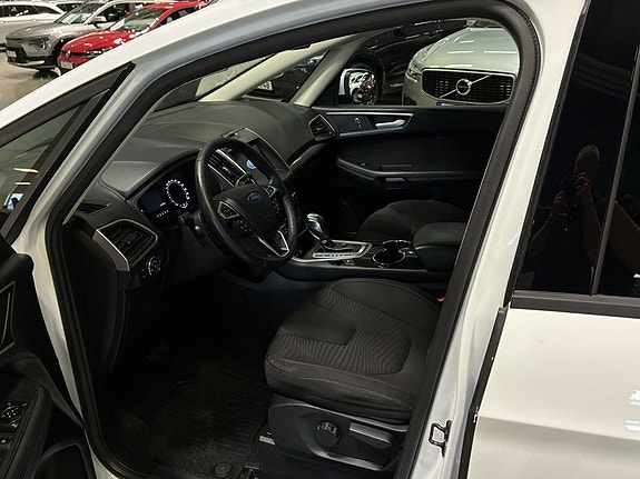 Ford S-MAX 8 of 17