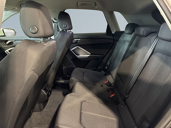 Audi Q3 11 of 19