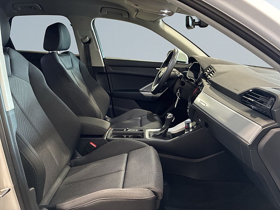 Audi Q3 9 of 19
