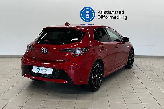 Toyota Corolla 8 of 12