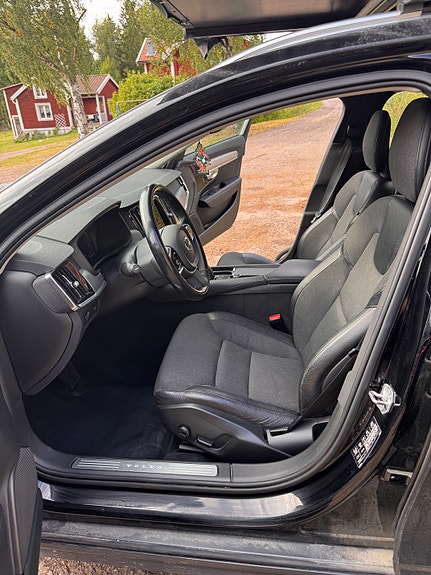 Volvo V90 Cross Country 12 of 19