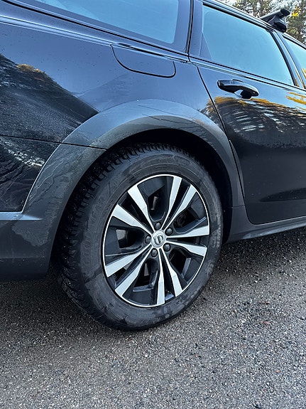 Volvo V90 Cross Country 6 of 19