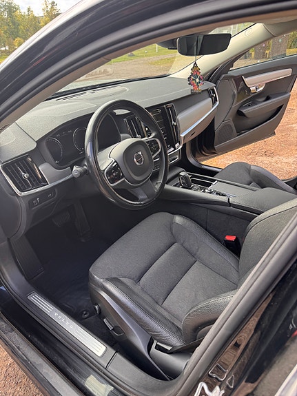 Volvo V90 Cross Country 13 of 19