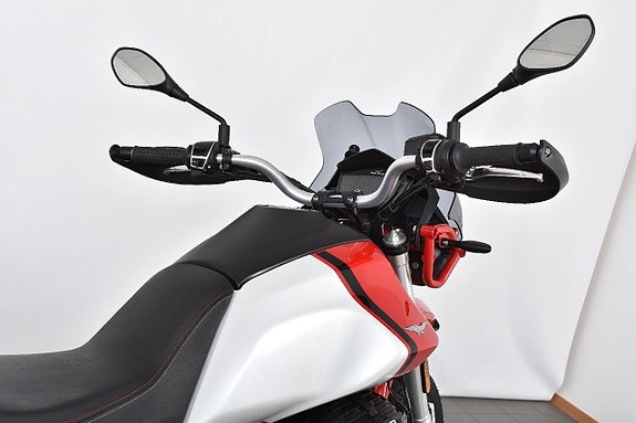 Moto Guzzi V85 TT ABS Nyservad 15 of 18