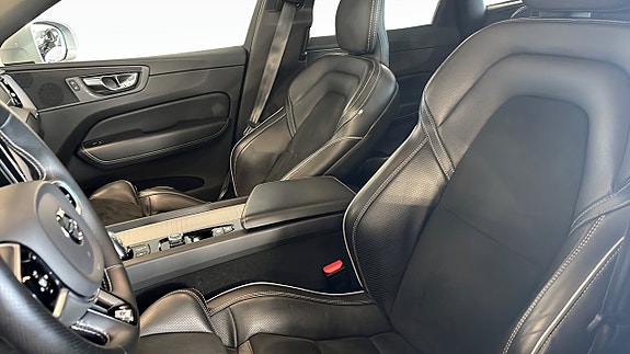 Volvo XC60 8 of 20