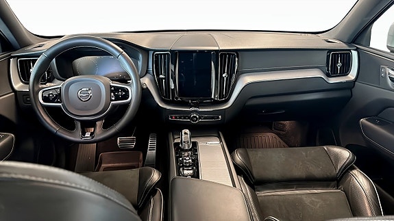 Volvo XC60 11 of 20