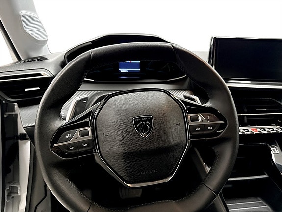 Peugeot 208 7 of 15