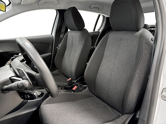 Peugeot 208 5 of 15
