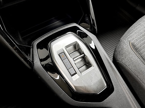 Peugeot 208 10 of 15