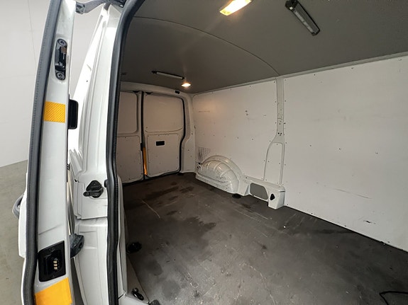Volkswagen Transporter 13 of 29