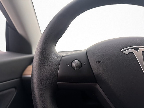 Tesla Model 3 14 of 30