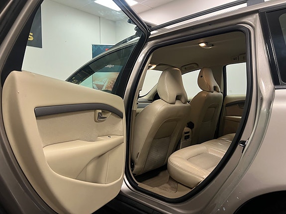 Volvo V70 20 of 24
