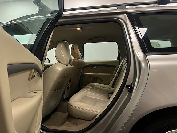 Volvo V70 21 of 24