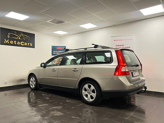 Volvo V70 4 of 24
