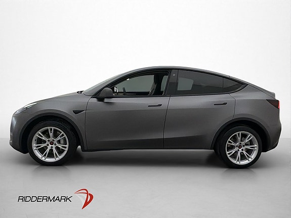 Tesla Model Y 8 of 30