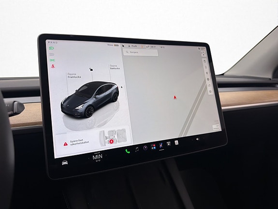 Tesla Model Y 16 of 30