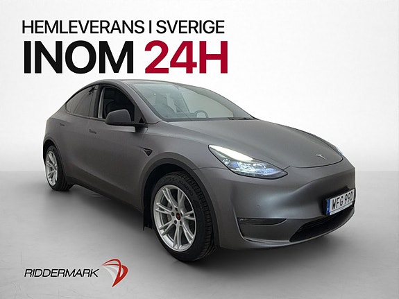 Tesla Model Y 4 of 30
