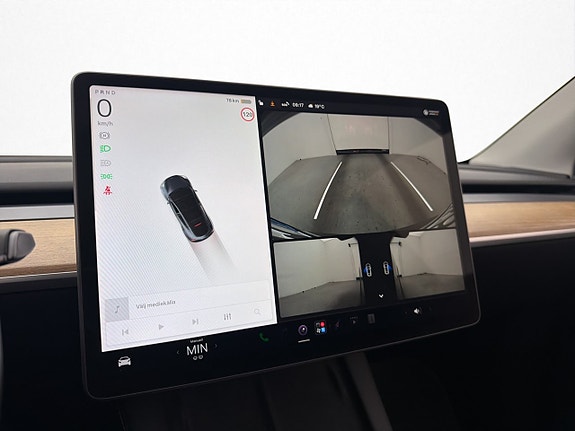 Tesla Model Y 15 of 30