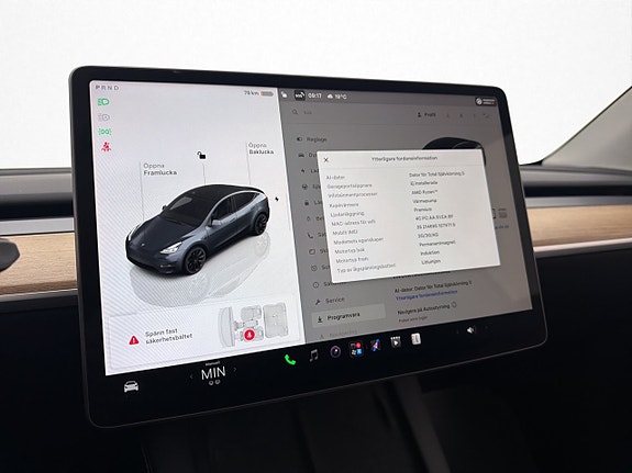 Tesla Model Y 22 of 30