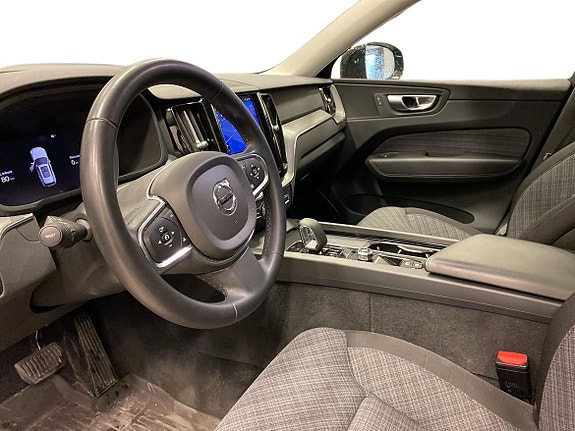 Volvo XC60 2 of 4