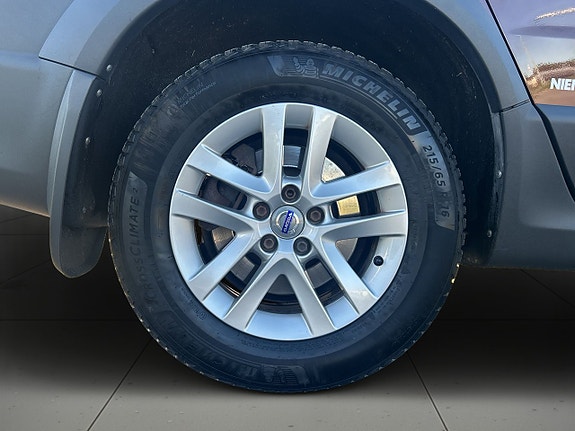Volvo XC70 14 of 19