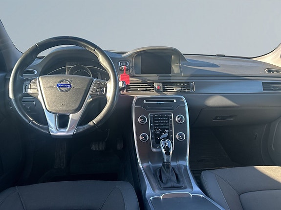 Volvo XC70 8 of 19