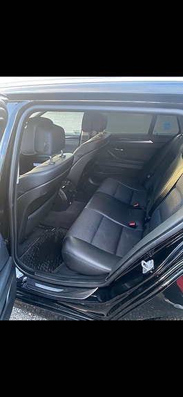 BMW 520d 4 of 5