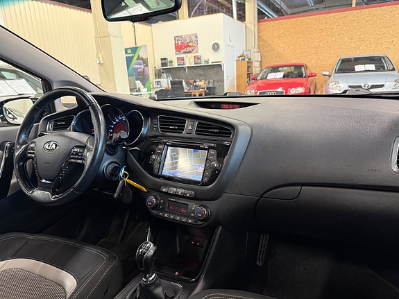 Kia Ceed 12 of 17