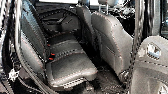 Ford Kuga 5 of 9