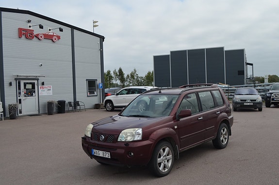 Nissan X-Trail 2 of 15
