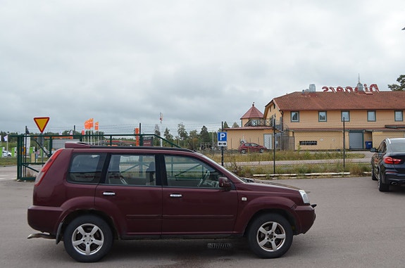 Nissan X-Trail 8 of 15