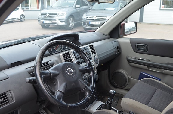 Nissan X-Trail 14 of 15