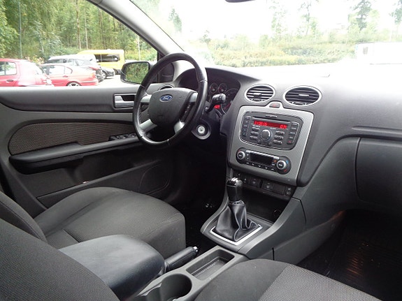 Ford Focus 9 of 9