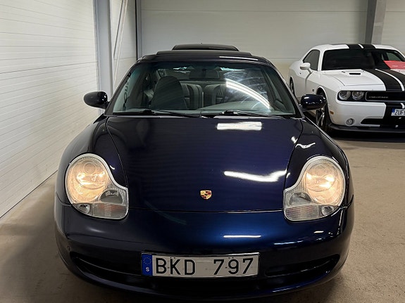Porsche 911 Carrera 4 9 of 18