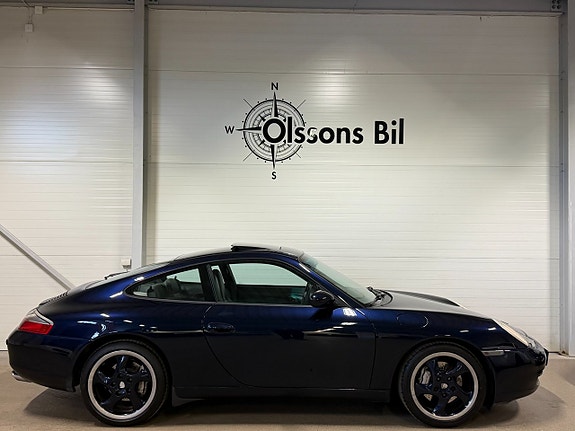 Porsche 911 Carrera 4 7 of 18