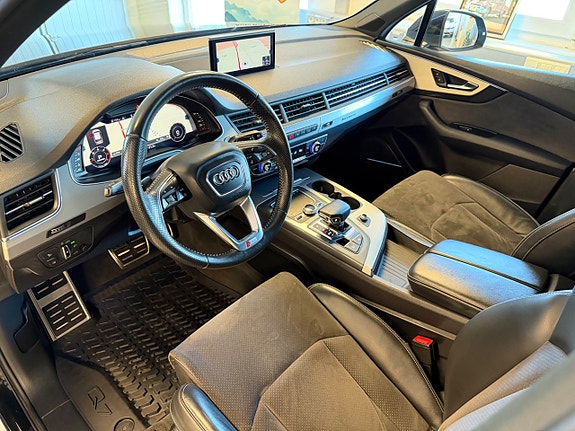 Audi Q7 17 of 30