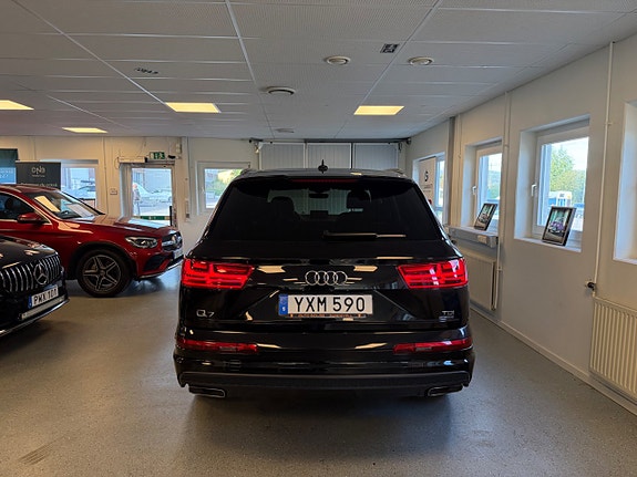Audi Q7 9 of 30