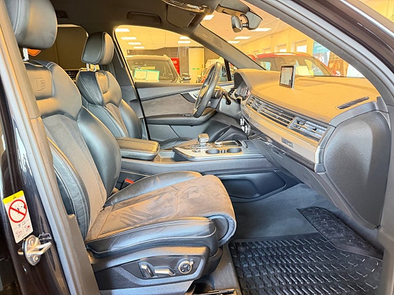 Audi Q7 26 of 30