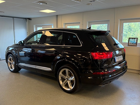 Audi Q7 8 of 30