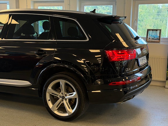 Audi Q7 11 of 30