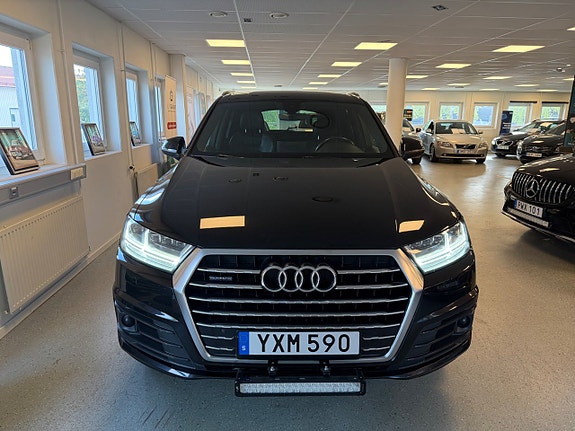 Audi Q7 4 of 30