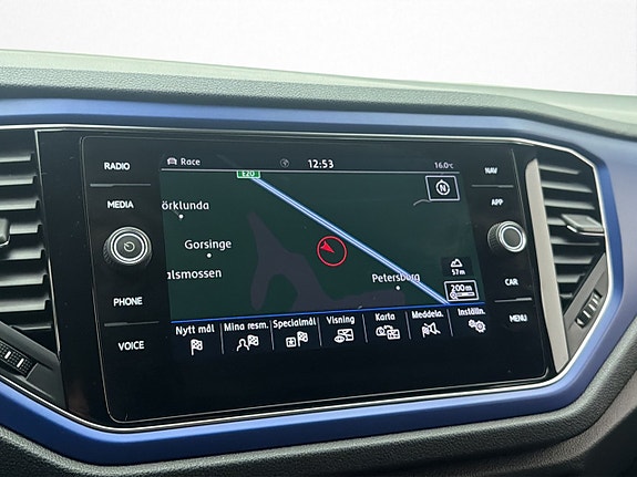 Volkswagen T-Roc 23 of 30