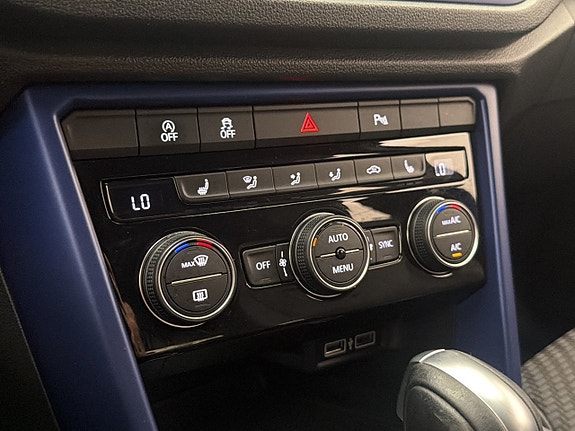 Volkswagen T-Roc 25 of 30