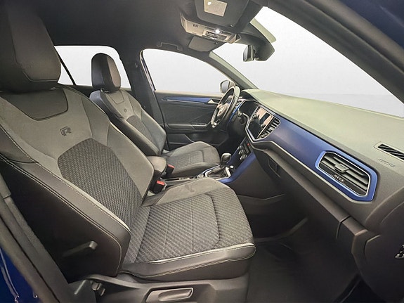 Volkswagen T-Roc 27 of 30