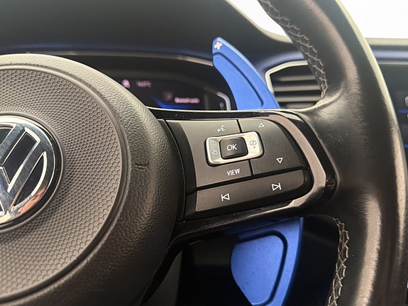 Volkswagen T-Roc 20 of 30
