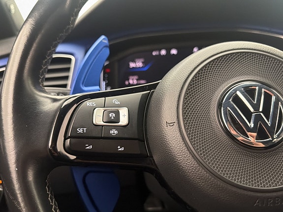 Volkswagen T-Roc 18 of 30