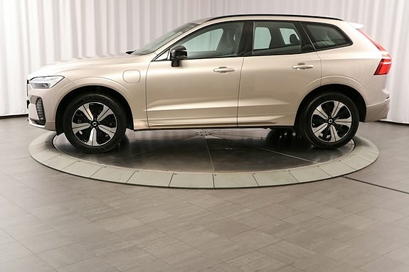 Volvo XC60 2 of 25